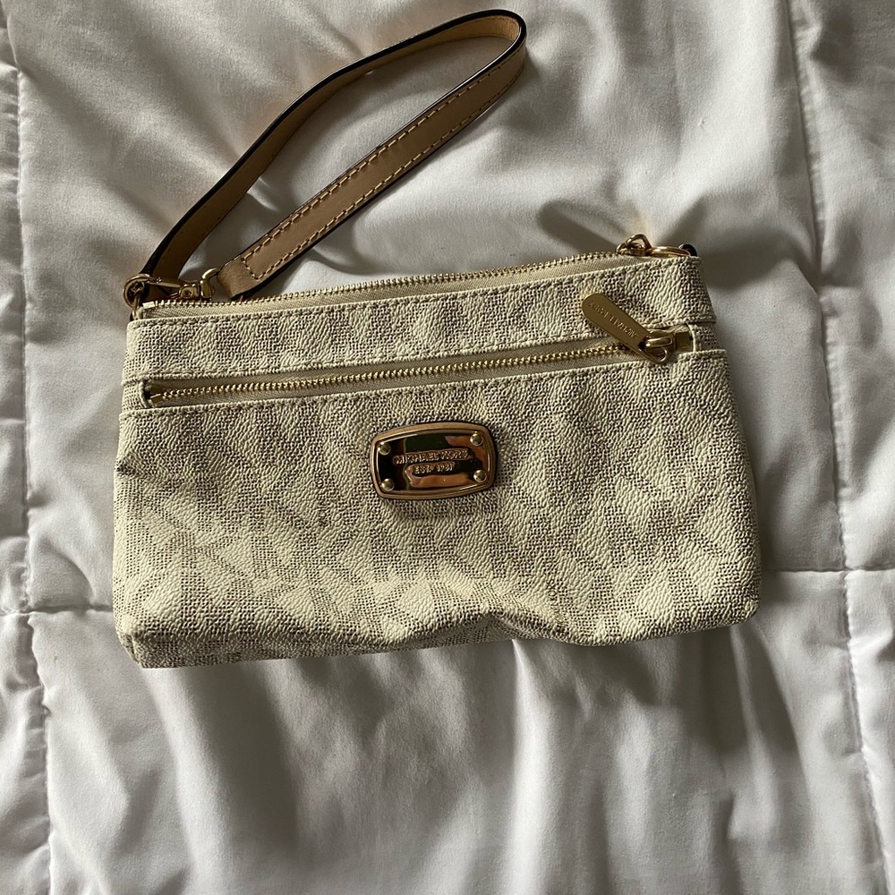 Michael Kors wristlet